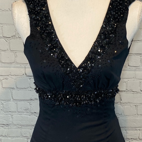 FRENCH CONNECTION Black Wizadora Beads Sleeveless V Neck Dress-0 - Picture 3 of 9